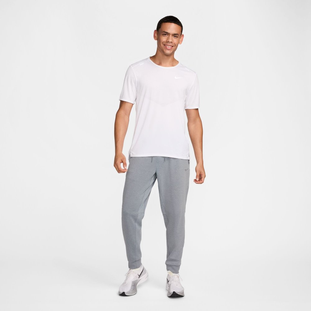 Nike Primary Fleece UV Performance Jogger mit Dri-FIT-Technologie Herren
